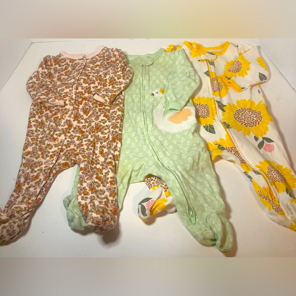 Carter’s Baby Clothes Bundle 3 Pack Size 3m. Multicolored
